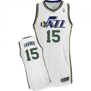 Maillot NBA Blanc Derrick Favors #15 Utah Jazz Home Authentic Homme Adidas