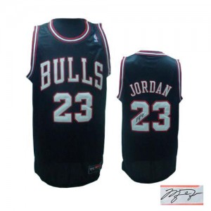 Maillot NBA Authentic Michael Jordan #23 Chicago Bulls Alternate Autographed Noir - Homme