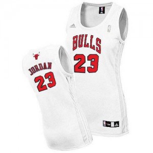 Maillot NBA Chicago Bulls #23 Michael Jordan Blanc Adidas Swingman Home - Femme
